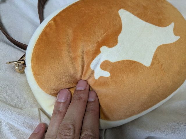 北海道チーズ蒸しケーキ ほんものみたいなふわふわポーチ