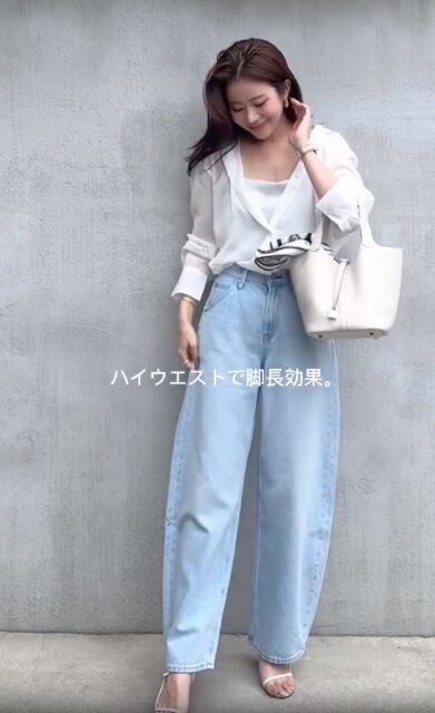 UNIQLOのバギーカーブジーンズを着たコーデ