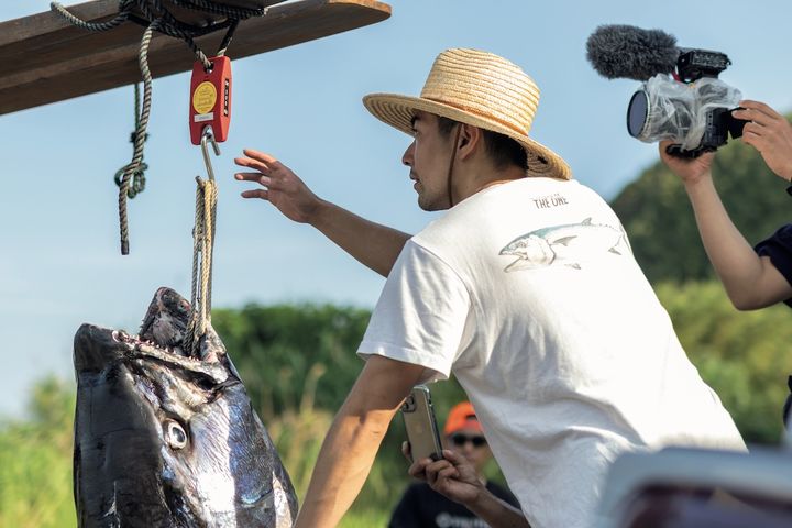 イソマグロと小坂薫平さん