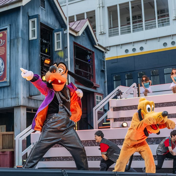 「グーフィー」と「プルート」のワイルドなパフォーマンス2