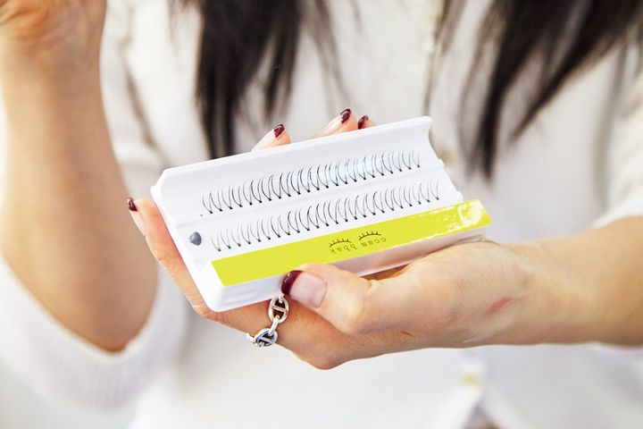 韓国メイクにつけまつ毛は必須