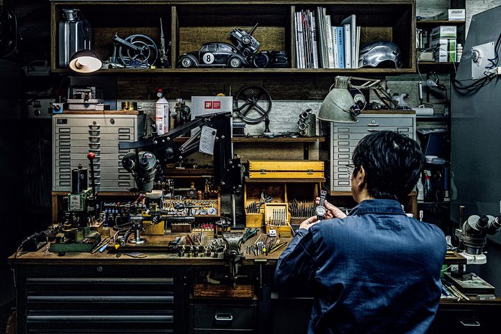 〈ŌTSUKA LŌTEC〉作業デスク