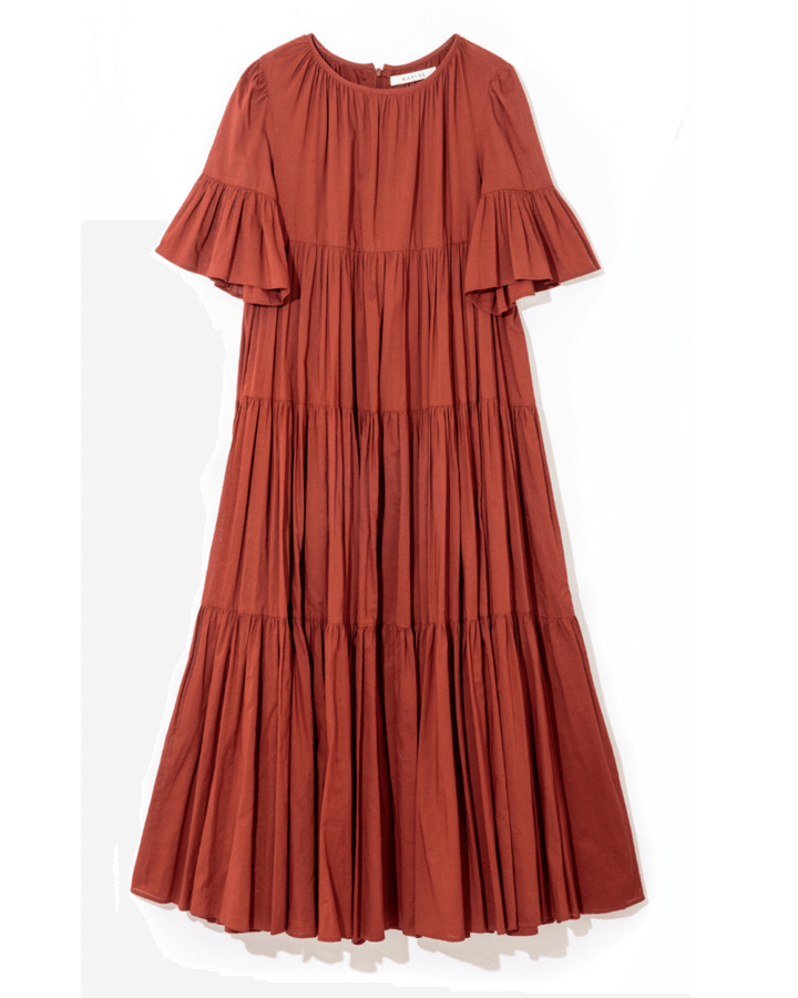 MARIHAのAラインワンピース。ボリュームたっぷりのティアード仕様。薄手コットンで軽やかな着心地。4万6200円（マリハ）