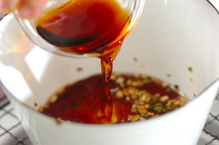 モヤシの焦がしニンニクダレの作り方2