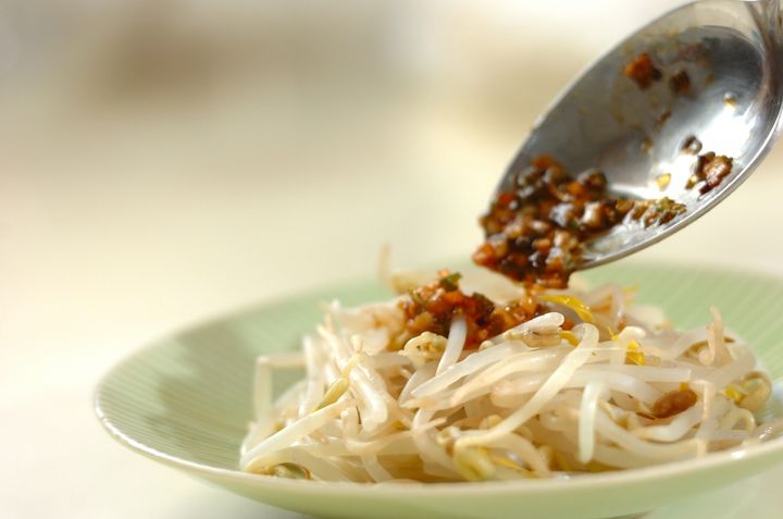 モヤシの焦がしニンニクダレの作り方3