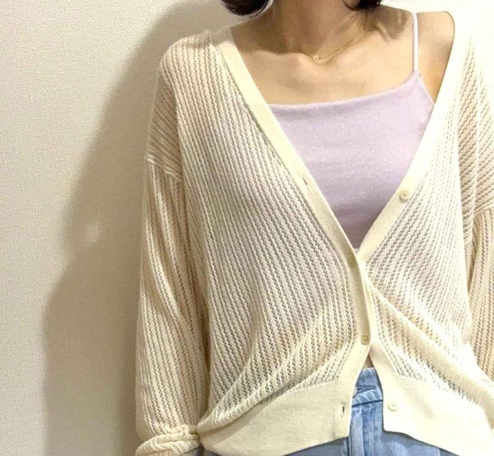画像: カーディガンのインナーにも◎