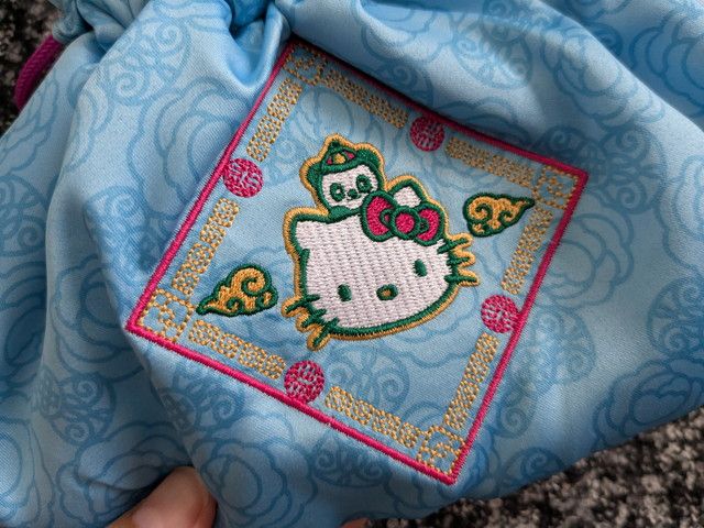 ハローキティ 飯店 刺繍きんちゃくポーチ