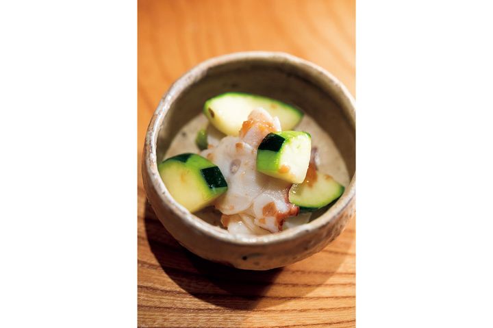 煎り酒が味を深める“ズッキーニとタコの梅肉和え”
