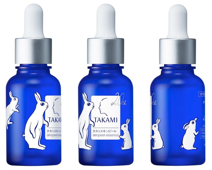 タカミの誠実さを表すブルーのボトルに、ぐるりと寄り添うように「petit usagi」が描かれている。