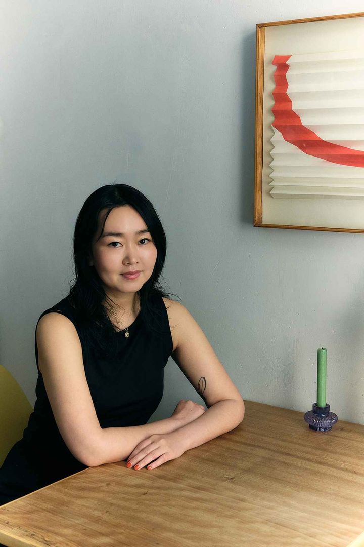 画像: 仕事後にそのままディナーへ。 オンとオフ、どちらも乗り切るポーチの中身