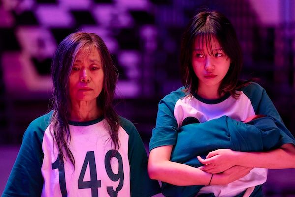 カン・エシム（左）、チョ・ユリ