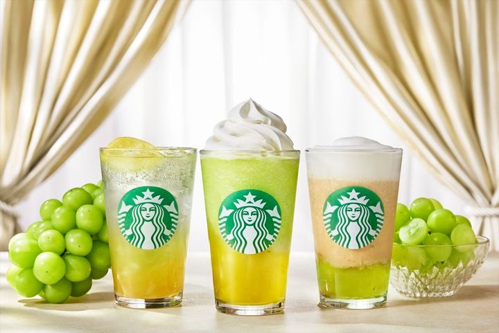 （左から）「チラックス ソーダ マスカット」「グラン マスカット フラペチーノ」「マスカット アールグレイ フローズン ティー」