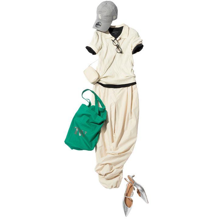 白ポロ重ね着に華奢サンダルで上品なカジュアルコーデ