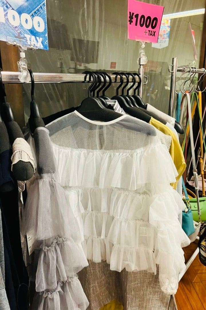 チュールの透けトップス