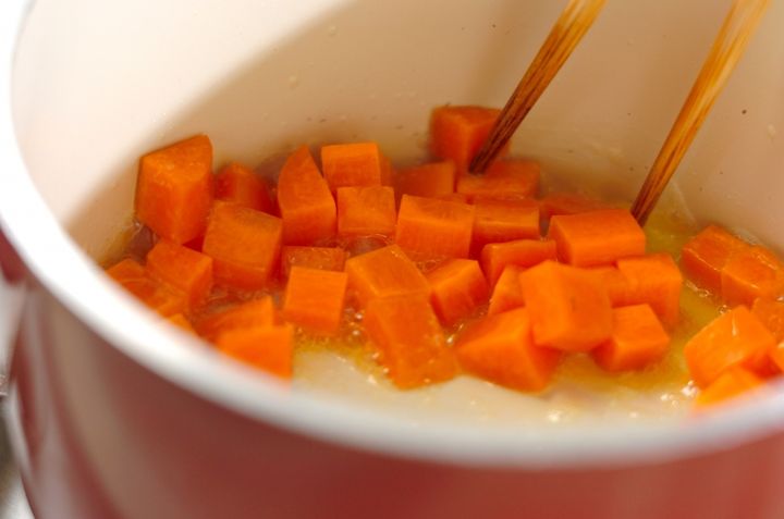 カボチャと枝豆の豆乳スープの作り方1