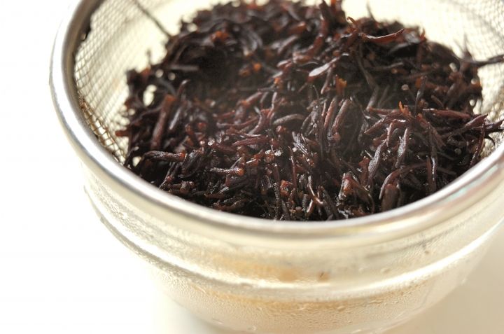 パプリカ・ヒジキ・ジャコのワサビ風味サラダの下準備2