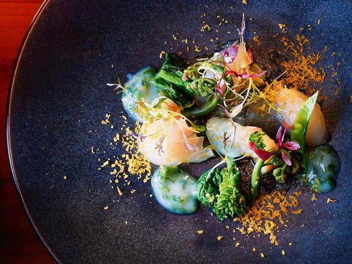 自由が丘『luogo』の「真鯛のカルパッチョと山菜のサラダ仕立て」