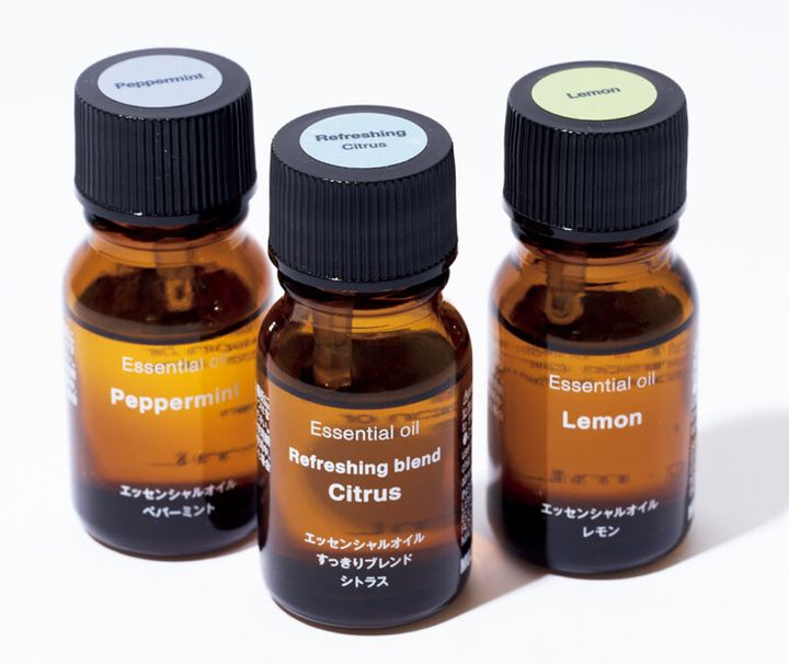 エッセンシャルオイル すっきりブレンド シトラス、ペパーミント各￥1,790、レモン￥1,490（各10mL）／すべて無印良品 銀座