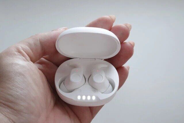 ダイソーの完全ワイヤレスイヤホン（YSW004）1