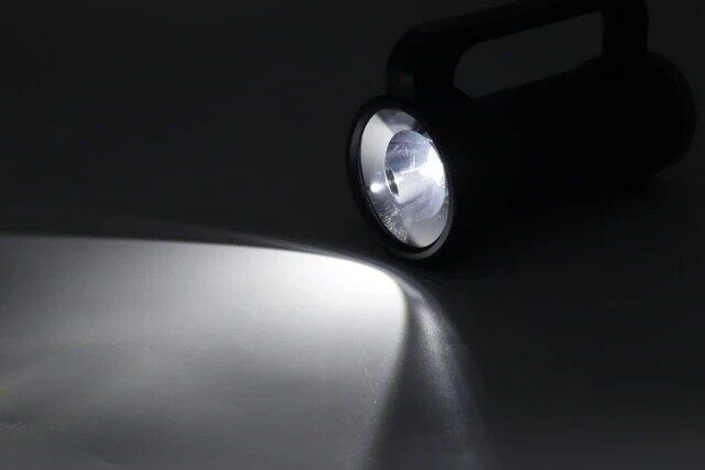 ダイソーのLED強力ライト2