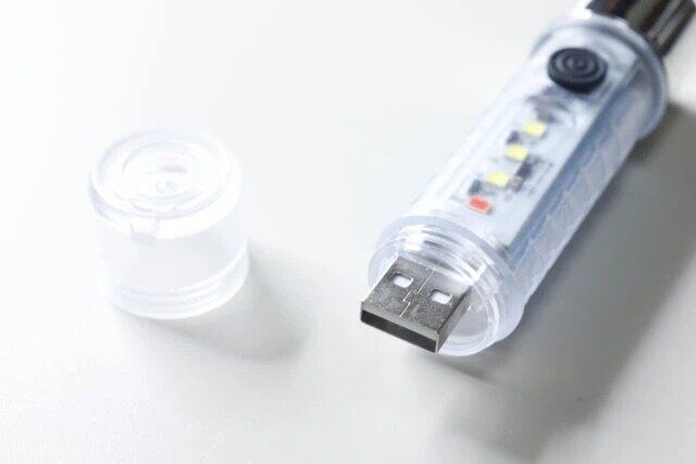 ダイソーの充電式LEDスケルトンライト1