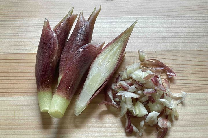 ▲みょうがの香りを楽しみたいなら、刻むのは「食べる直前」に！