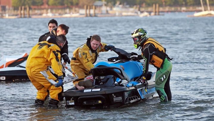 サッカークラブ会長の妻、ジェットスキー事故で死亡する悲劇…酒気帯び運転で友人を逮捕