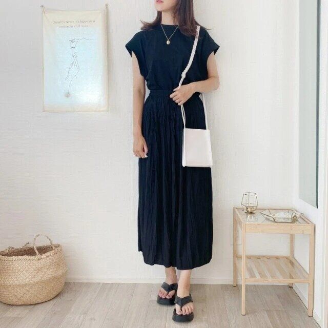 黒Tのワンピース風OKコーデ