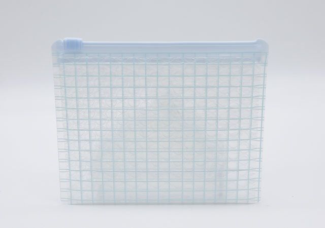 ダイソーのエアクッションスライダーバッグ（チェック）のパッケージ