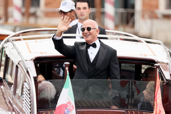 ジェフ・ベゾスとローレン・サンチェス結婚式/Jeff Bezos sighting during the Jeff Bezos and Lauren Sanchez Wedding on June 27, 2025 in Venice, Italy. 