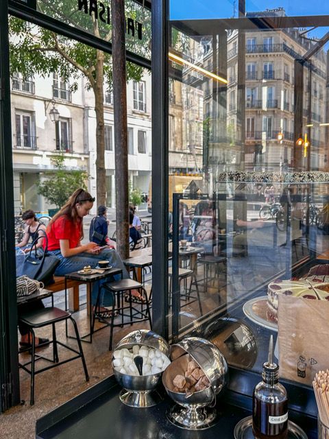 最新版・パリのカフェ案内！それぞれのカフェの楽しみ方もご紹介【夢見るパリ】