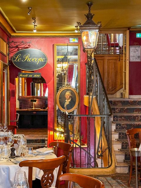 最新版・パリのカフェ案内！それぞれのカフェの楽しみ方もご紹介【夢見るパリ】