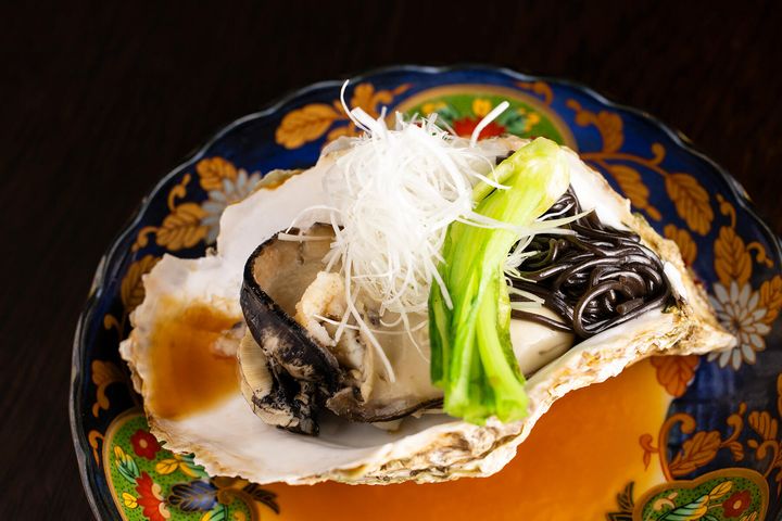 12品目「岩牡蠣のさっと蒸し」