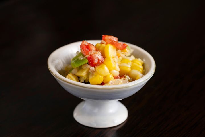 3品目「アボカドととうもろこしの木姜油（ムージャンユ）和え」