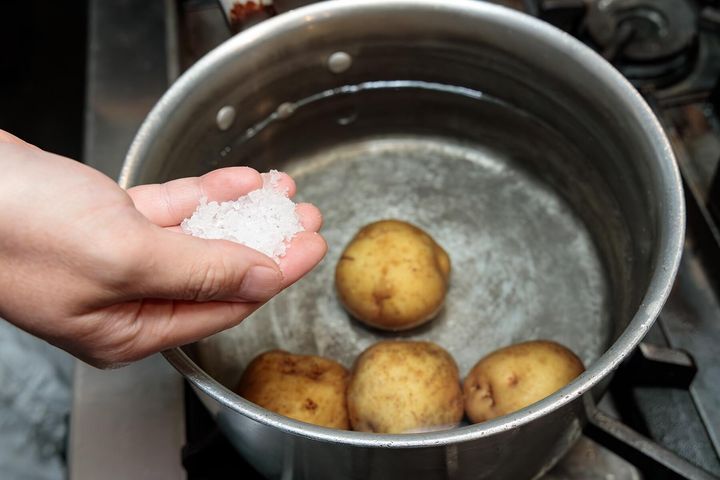 じゃがいもをゆでる