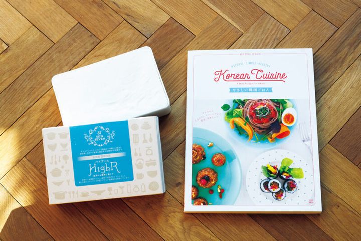 Minaさんからのお土産！ 固形洗剤「サンセブン®ハイアール」と自著『やさしい韓国ごはん』