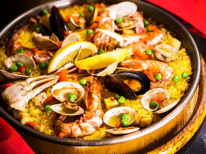 自由が丘『エル・ペスカドール』の「魚介のパエリア」