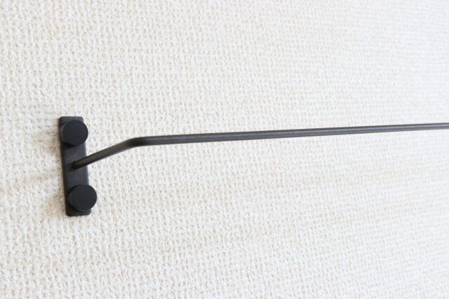 セリアのスッキリ見えるネジ替わりピン 4P