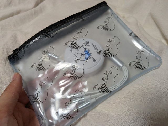ムーミンUSBケーブルポーチに入れたところ