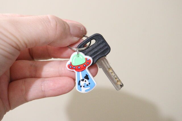 セリアのUFO宇宙人イヤリングのモチーフだけ使う