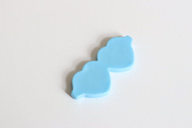 ダイソーの貼り付けて使うサングラスパーツ（ハート）