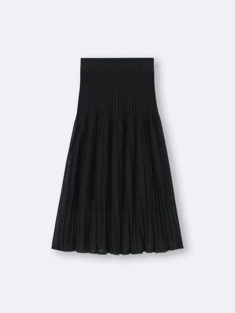 GUのシアーニットフレアスカート