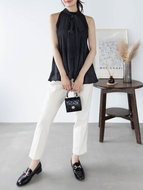 2025夏大人レディースモノトーンボウタイブラウスコーデ