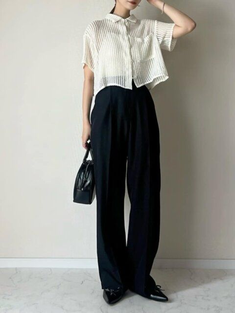 2025夏大人レディースモノトーンメッシュシャツコーデ