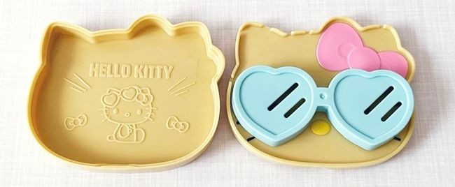 2025年7月ハッピーセット｜ハローキティサングラスカップつきミニトレー