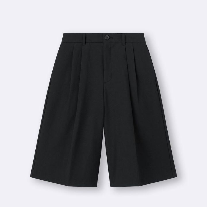 バミューダショートパンツ（ブラック、ブラウン、ベージュ（※オンラインストアおよび一部店舗限定）、ダークグレーの4色展開）¥2,990