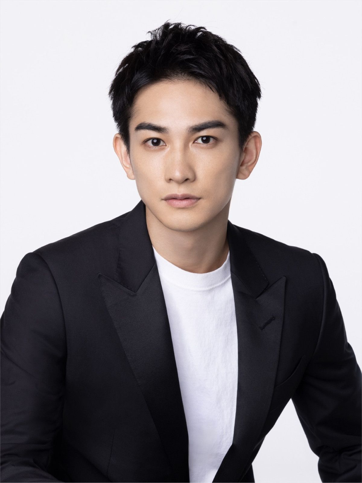 27 町田啓太 受賞記事 1枚 町田啓太受賞コメント | GQ MEN OF THE YEAR 2022 | インスタ