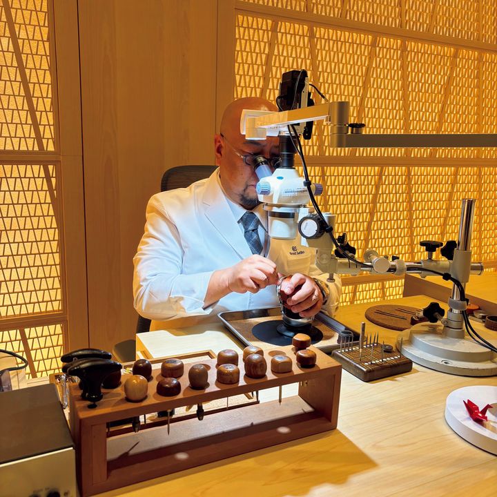 職人による加工作業の実演