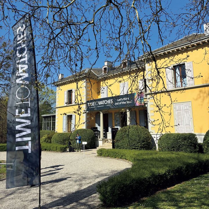 会場付近で開催中の「タイム・トゥ・ウォッチズ」