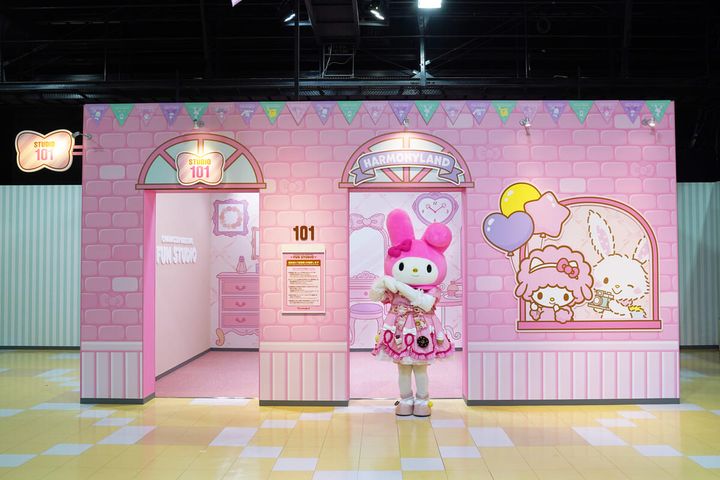 新グリーティング施設「 CHARACTER GREETING FUN STUDIO 」